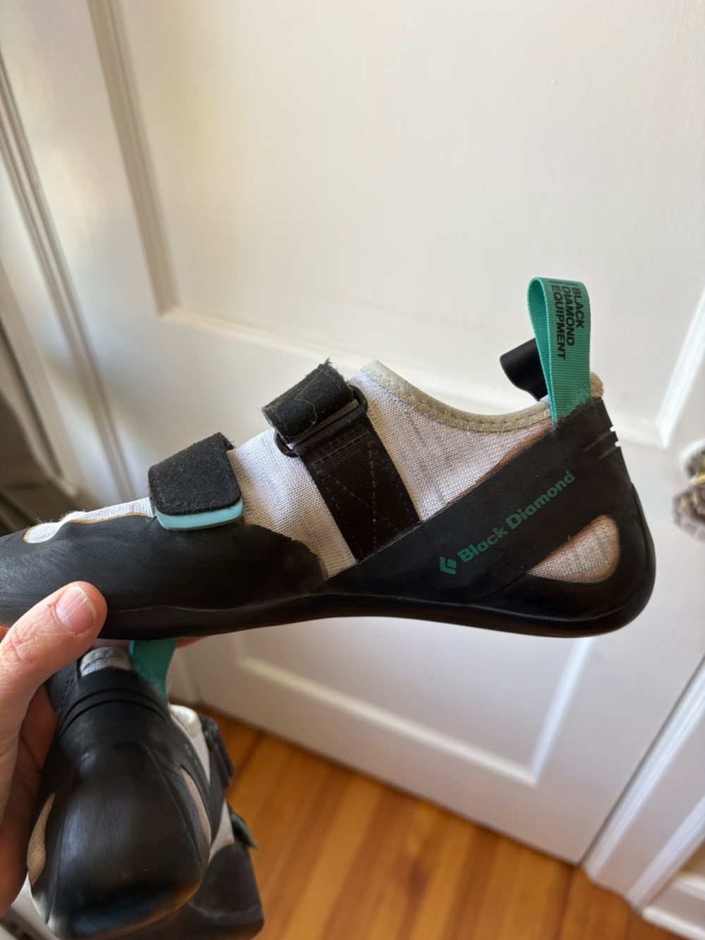 Black Diamond | Black and White Climbing Shoe | 6.5W | 5.5M - Picture 6 of 9